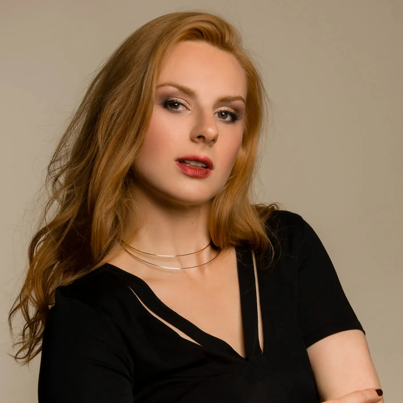 EXPANSION TWO-TONE COLLAR