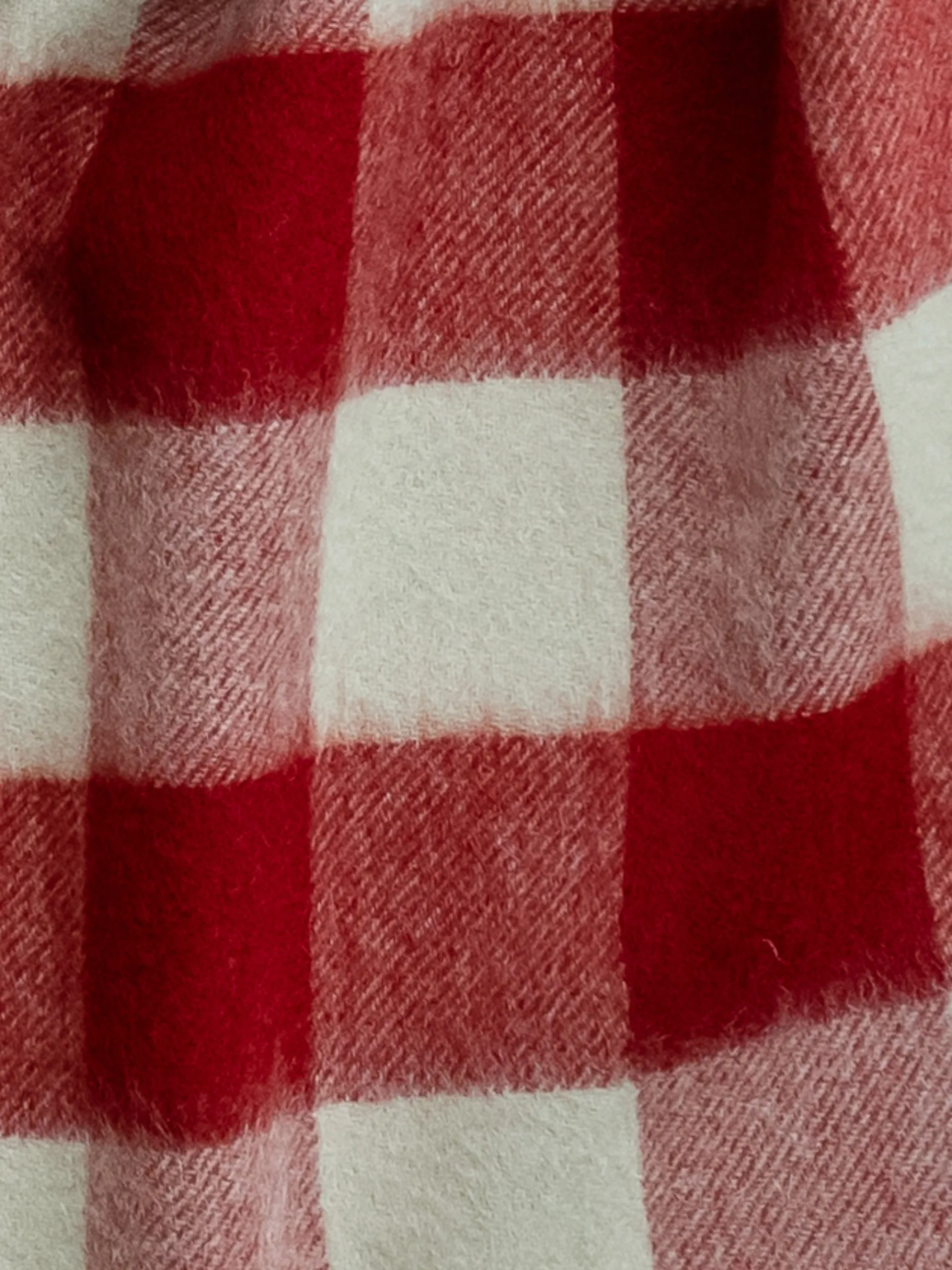 Lambswool scarf in red gingham