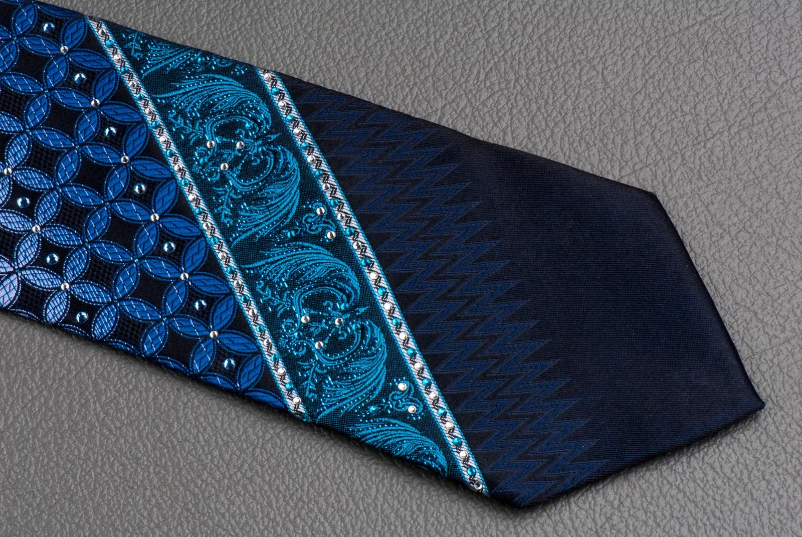 Men's Rhinestone Silk Necktie Interlocking Circles On Dark Blue