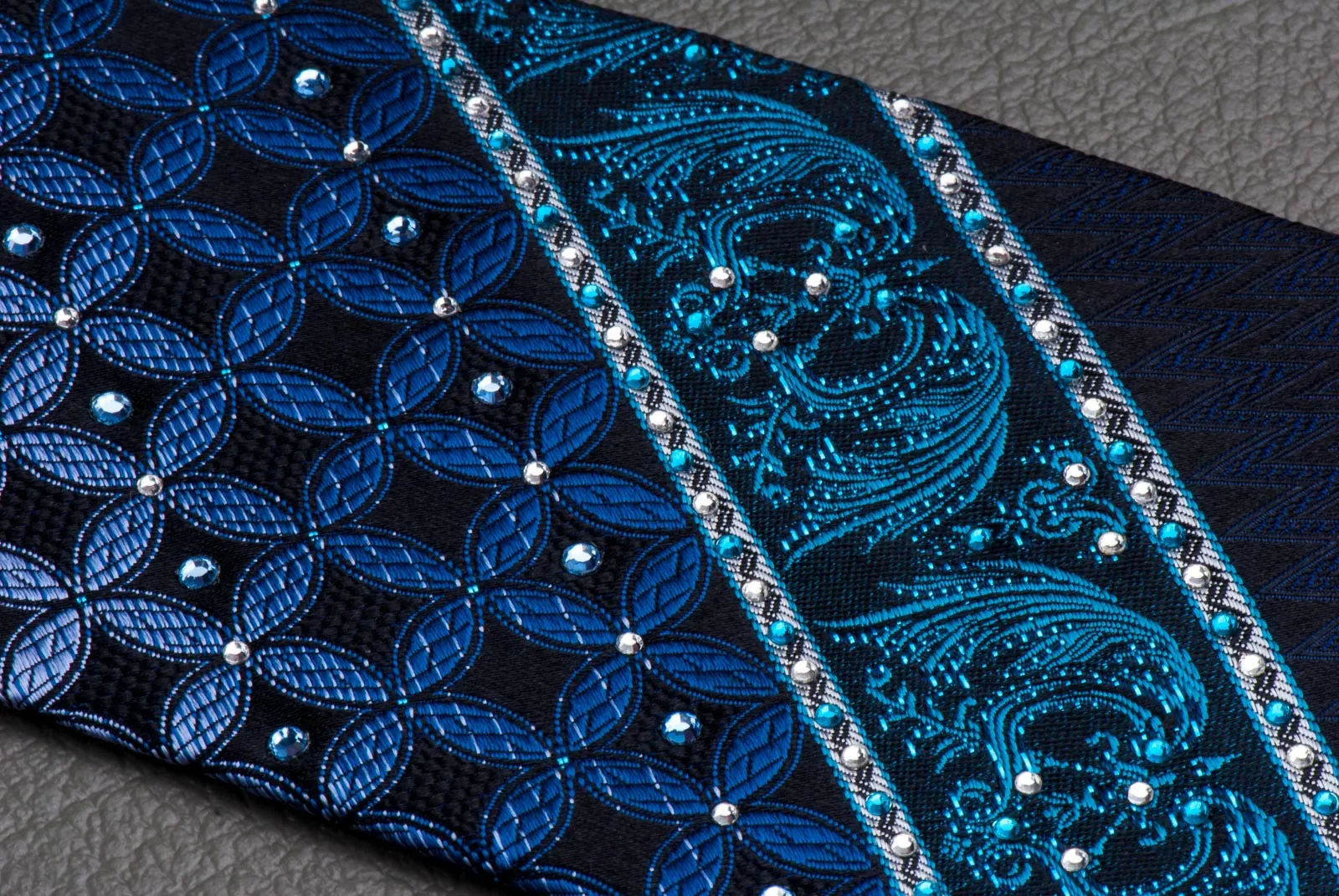 Men's Rhinestone Silk Necktie Interlocking Circles On Dark Blue
